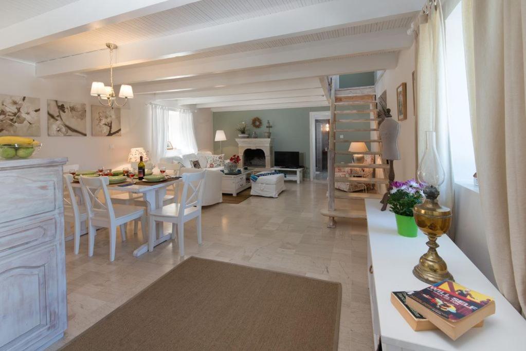 Villa Maritsa, Magazia Gaios Luaran gambar